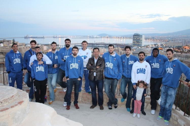 Melilla Baloncesto: Gracias a "Melilla Turismo" la primera plantilla visita el Fuerte de Victoria Grande