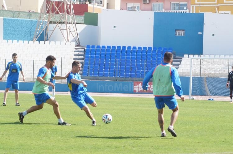 La U.D. Melilla se ejercita en el Jueves Santo
