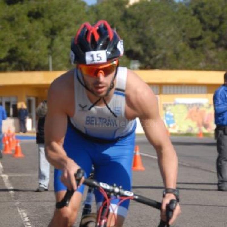 David Beltran en pleno esfuerzo en la prueba de ciclismo