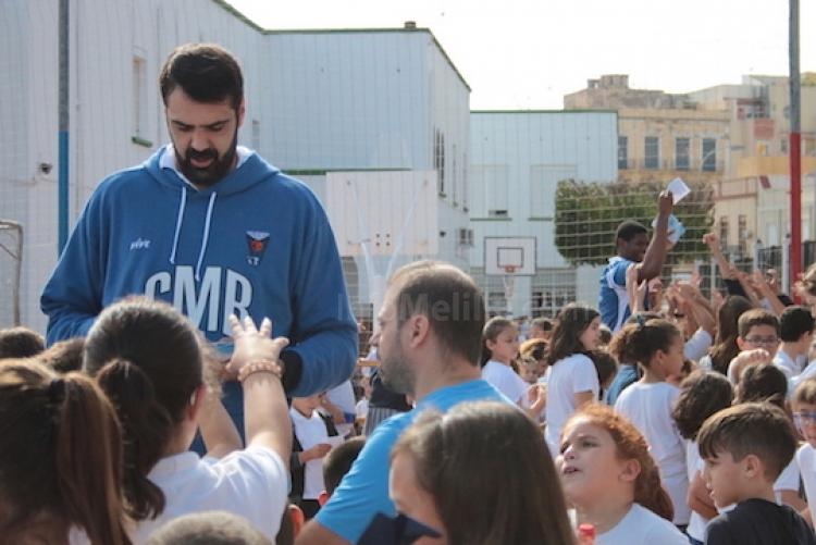 Melilla Baloncesto: Hernández-Sonseca y Edwards desatan la locura en el CEIP Reyes Católicos