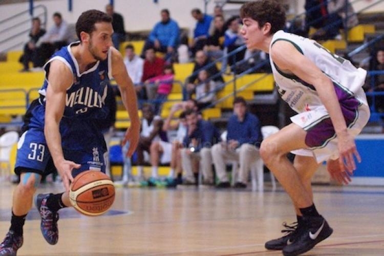 El Melilla Baloncesto estrena el año con la octava victoria ante Clínicas Rincón (86-75)
