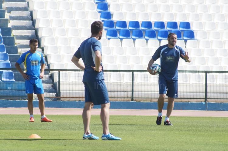 Unión Deportiva Melila: Manolo se reincorpora al grupo
