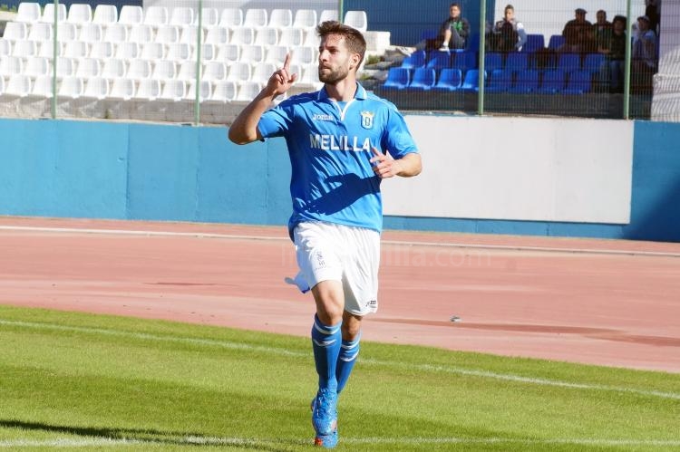Pedro Conde por fin marcó ante el CD San Roque