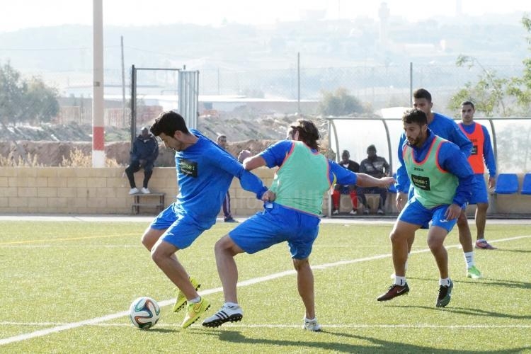 La U.D. Melilla vuelve a los entrenamientos con una doble sesión
