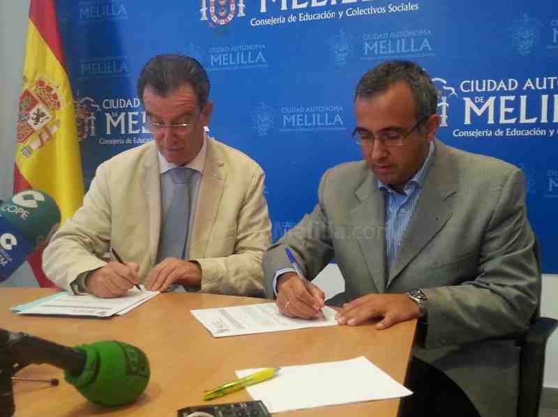 Momento de la firma del convenio