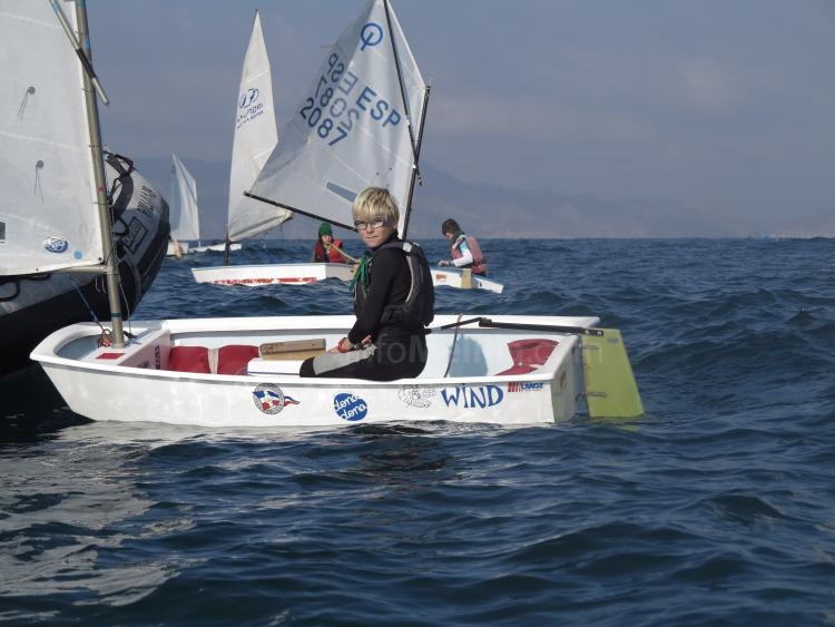 Vela: Miguel Dueñas y Paula Cano ganan la Copa Federación 2015 de Optimist y Láser 4.7