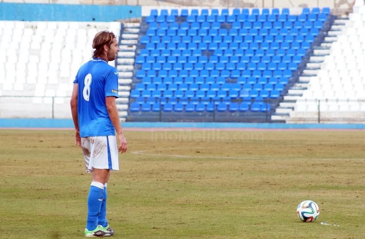 Tras errar su primer lanzamiento, David Sánchez se atrevió con el segundo penalti y dió los tres pun