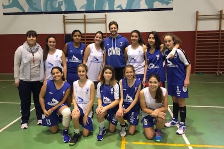 Melilla Baloncesto: El infantil femenino se entrena con Eric Sánchez