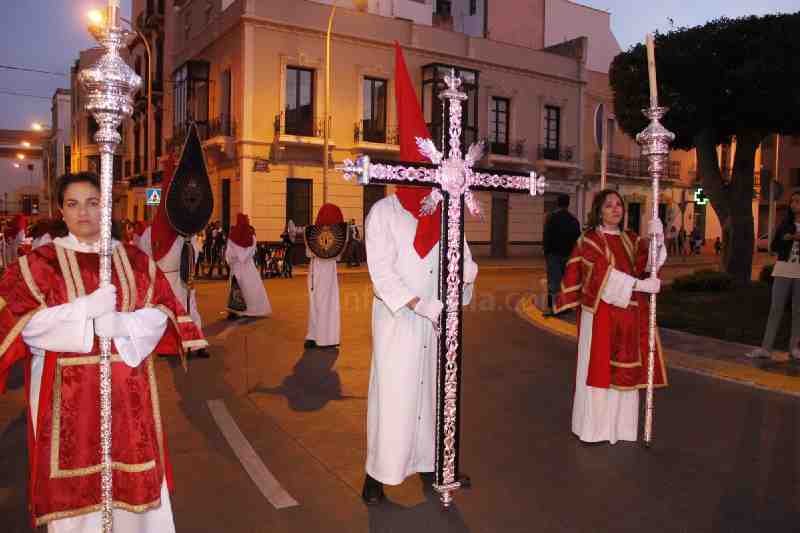 'La Sentencia' realiza su estación de penitencia por las calles de Melilla la noche de Lunes Santo