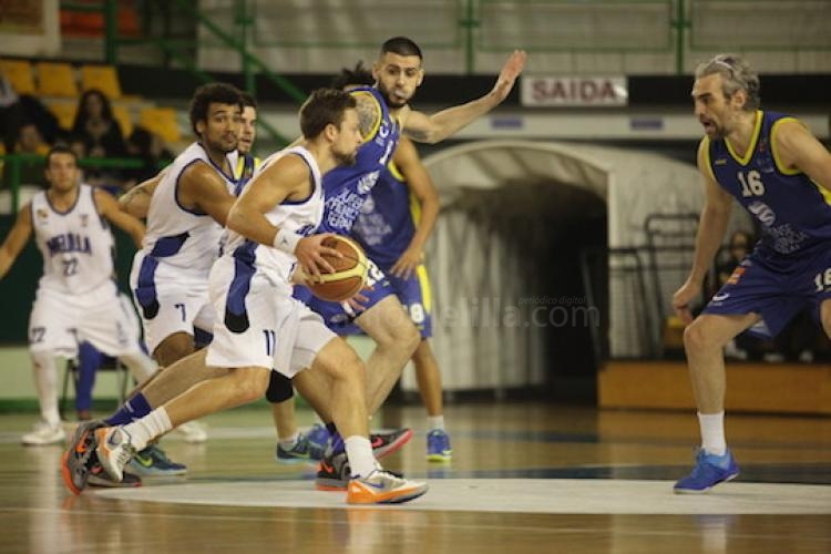 CB Melilla vuelve a tirar otro cuarto por la borda y ahora pierde de paliza ante el líder (80-56)