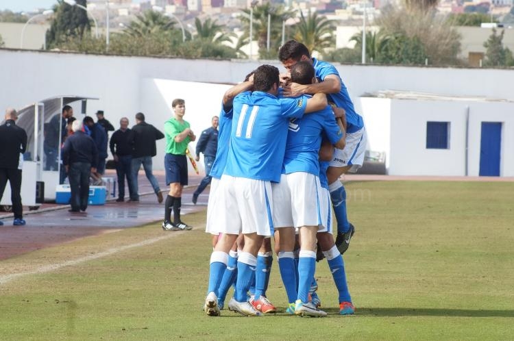 La U.D. Melilla sigue en racha (2-1)