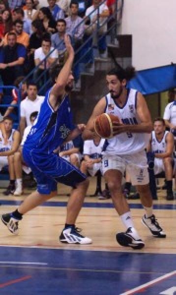 Giorgos Tsiaras (CB Melilla): "Es un partido importante y necesitamos el apoyo de la afición"