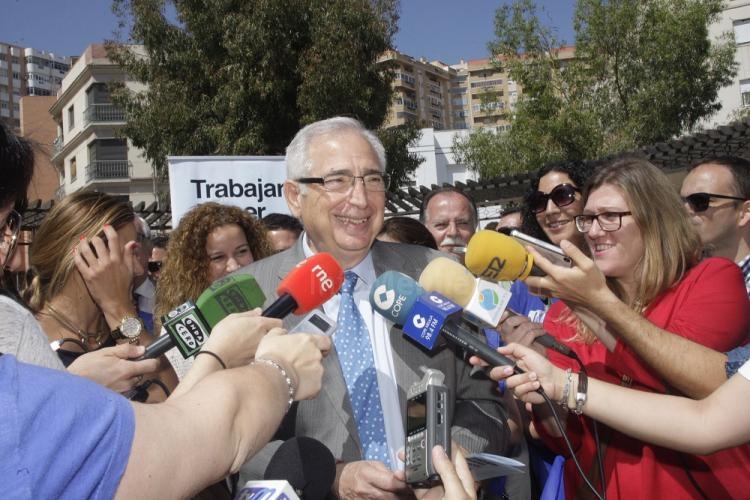 Imbroda: "Melilla está a la cabeza de las Comunidades Autónomas que más progresa en Educación”