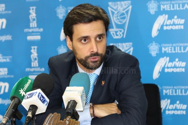 Alejandro Alcoba, técnico del conjunto melillense