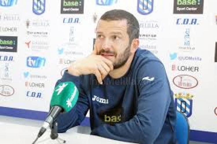Fernando Curras, técnico de la UD Melilla