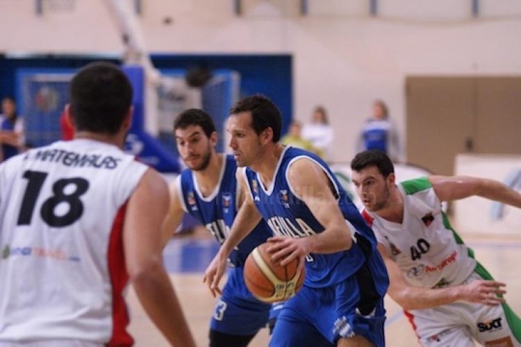 El Melilla Baloncesto se impone a las adversidades para derrotar a un combativo Palma Air Europa (77-72)