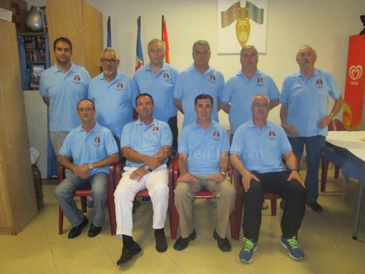 Luis Carmelo Martínez "Luisca" (qepd), con los compañeros de junta directiva blaugana, sentado, el s