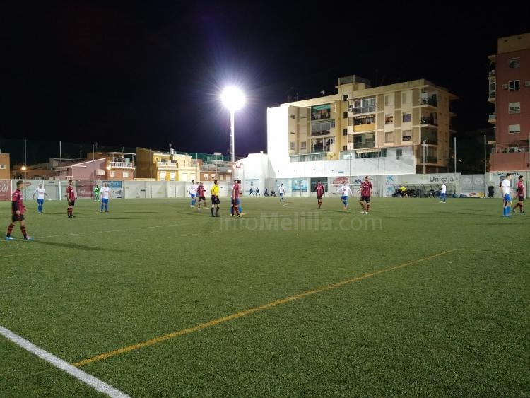 La U.D. Melilla se doctora en El Palo (1-2)