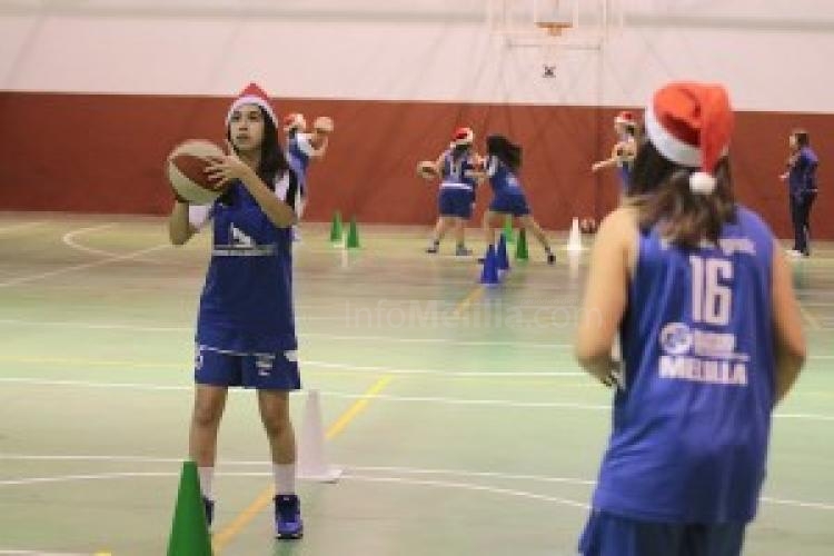 Melilla Baloncesto: Concurso de tiro en el último entrenamiento del año para las cadetes