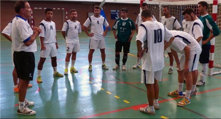 UMA Antequera, rival de Melilla FS, con Moli su técnico, impartiendo consignas
