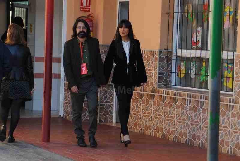 Berbel ha acudido a votar junto a su mujer