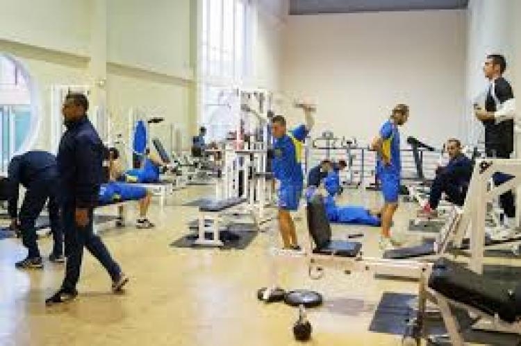 El equipo melillense entrenando en el gimnasio del "Javier Imbroda"