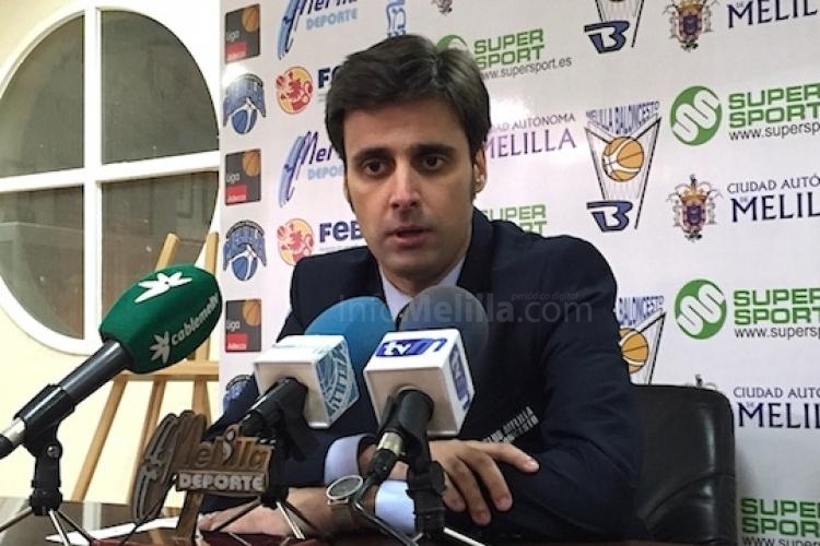 Alcoba Conde en su comparecencia en la rueda de prensa