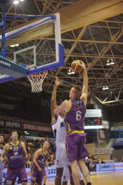 Melilla Baloncesto se desinfla en la segunda parte ante Mywigo Valladolid (72-63)