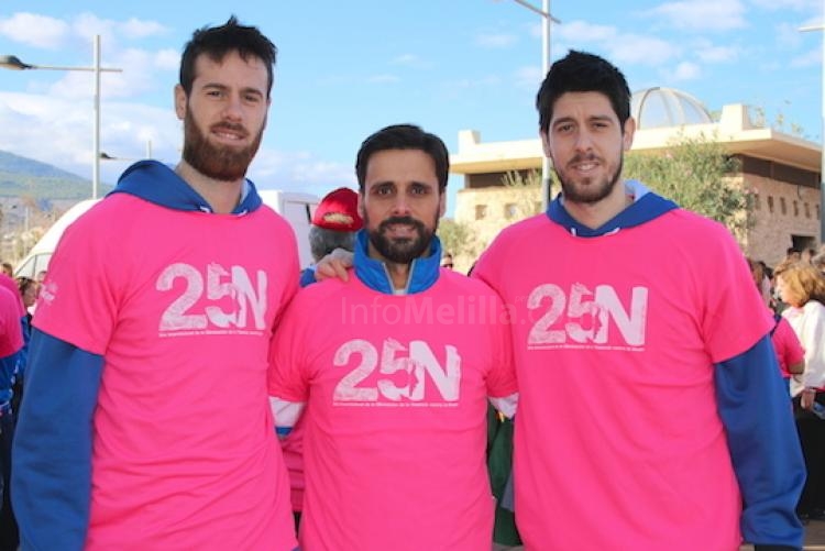 El Club Melilla Baloncesto participa en la marcha contra la violencia de género