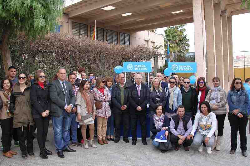 Imbroda recuerda al PSOE que es imposible que el aeropuerto de Melilla sea internacional por cuestiones de ubicación
