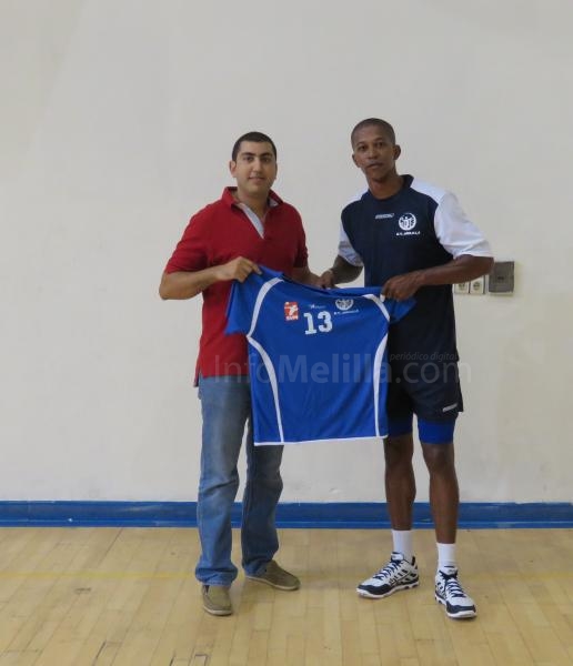 El colombiano Hugo Bravo ya entrena con el CVMelilla
