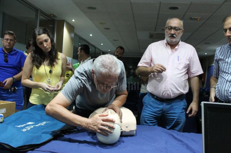 Una treintena de entrenadores y delegados actualizan sus conocimientos sobre primeros auxilios