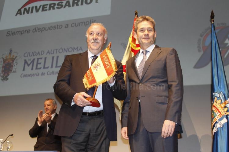 Vicente Del Bosque levanta pasiones en su visita a Melilla
