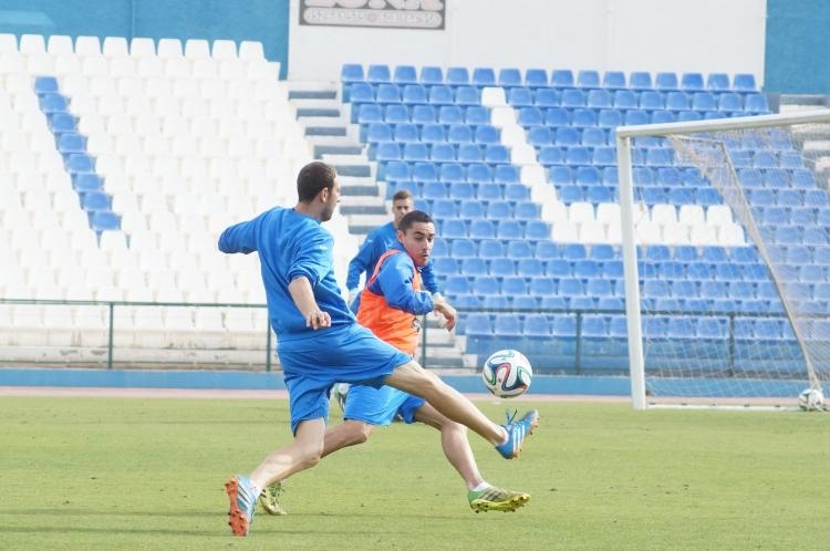 Unión Deportiva Melilla: Último entrenamiento antes de visitar al Arroyo C.P.