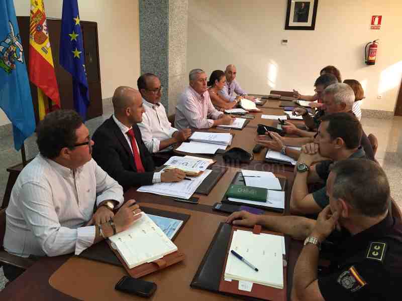 La Junta Local de Seguridad vuelve a analizar el conflicto creado con el grupo de MENAS reacio a quedarse en el Centro de la Purísima
