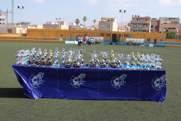 La Federación Melillense de Fútbol clausura la temporada 2014-2015 con la entrega de trofeos