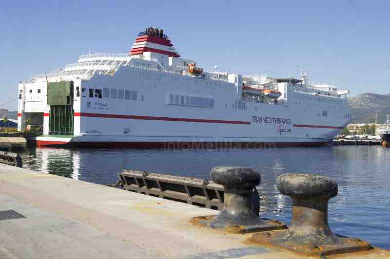 Muere un inmigrante que se coló en el barco Melilla-Almería dentro de una maleta