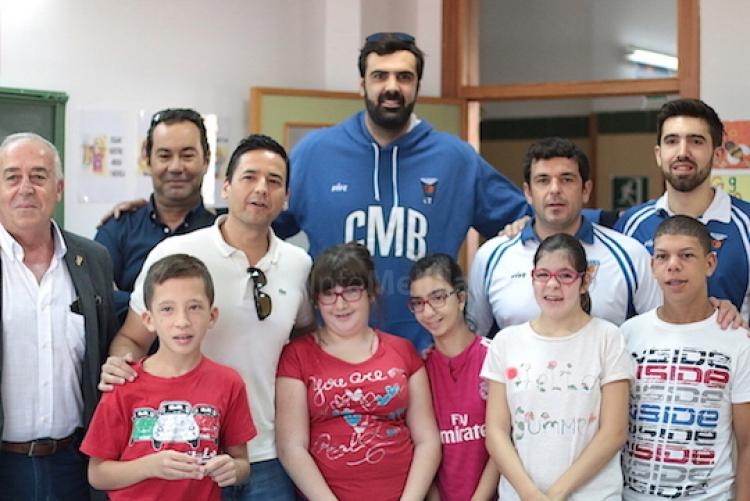 Melila Baloncesto: Hernández-Sonseca y Franch visitan el C.E.E Reina Sofia