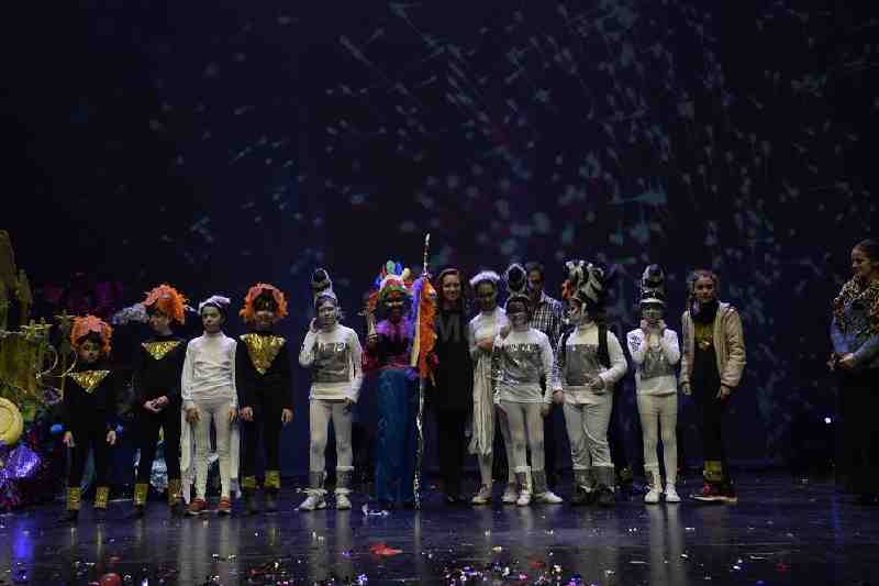 Alba García, elegida Reina Infantil del Carnaval 2015 en un Kursaal abarrotado de diversión