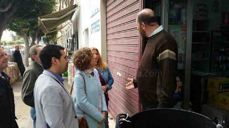 Rojas se compromete a tratar con los comerciantes las medidas que les afecten antes de llevarlas a cabo