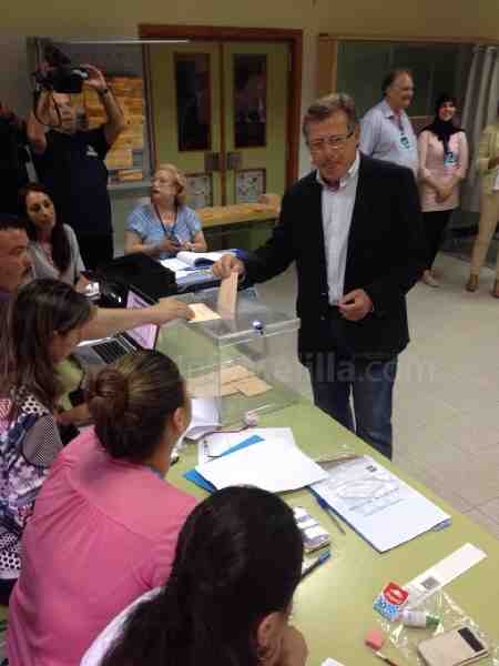 Eduardo de Castro, de Ciudadanos, ha sido el candidato más madrugador en votar