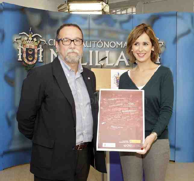 Paz Velázquez junto a Daniel Castrillejo, médico de la Consejería del área de Salud Pública