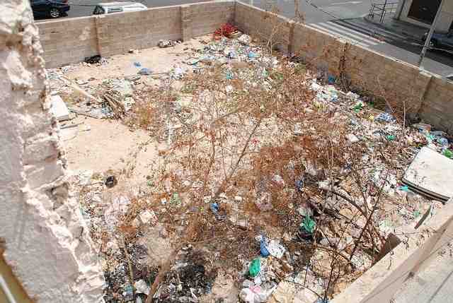 Imagen de uno de los rincones en mal estado localizados en Cabrerizas