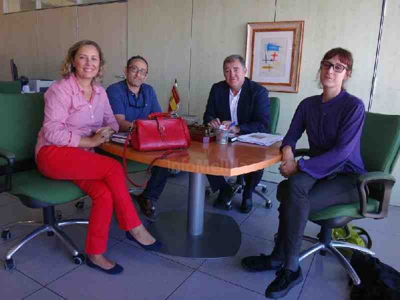 Momento de la reunión entre Robles y FEAFES-Melilla