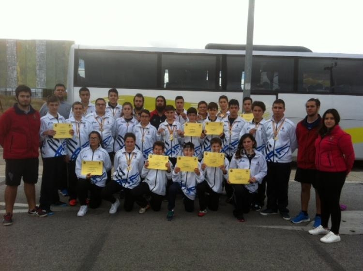 El equipo melillense luciendo sus triunfos