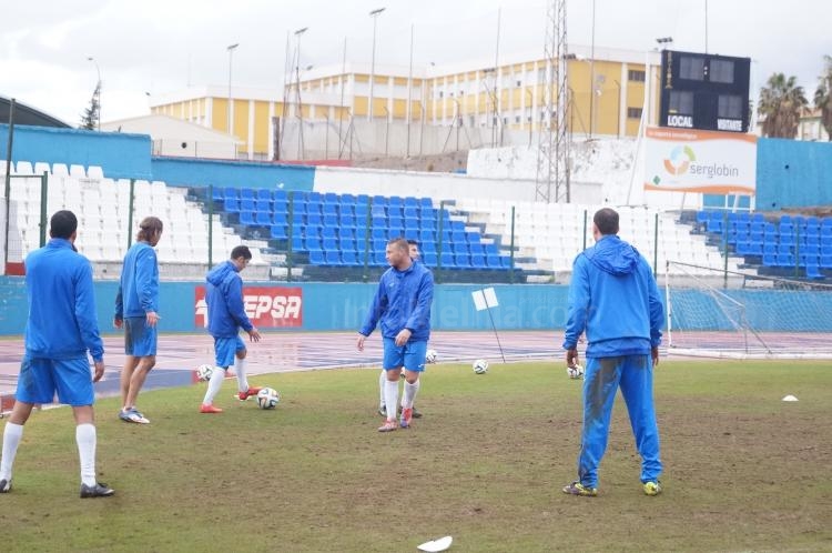 Unión Deportiva Melilla: Sesión liviana en el Álvarez Claro