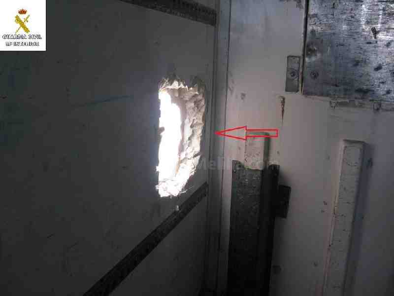 La Guardia Civil rescata a un marroquí que llevaba cuatro días oculto en un contenedor del Puerto para acceder como polizón a algún buque