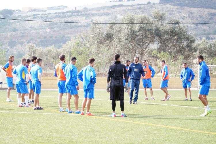 Unión Deportiva Melilla: Entrenamiento táctico en La Cañada