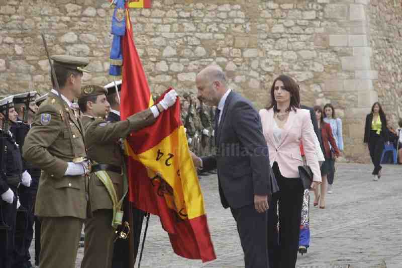 Unos 220 civiles juran bandera en Melilla en el aniversario de la ULOG24