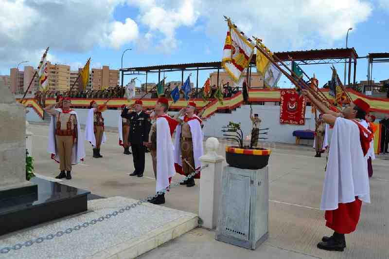 La Base Alfonso XIII acoge la celebración del Viernes Regular con el nombramiento como Regular de Honor del Jefe Superior de Policía de Melilla